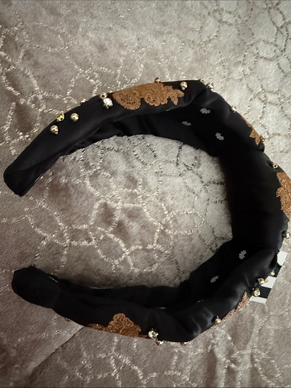 NWT Lele Sadoughi Black Headband with Gold Embroidered Floral Motifs and Studs - Picture 2 of 5